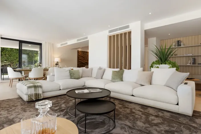 Image No.5-4 Bed Property for sale