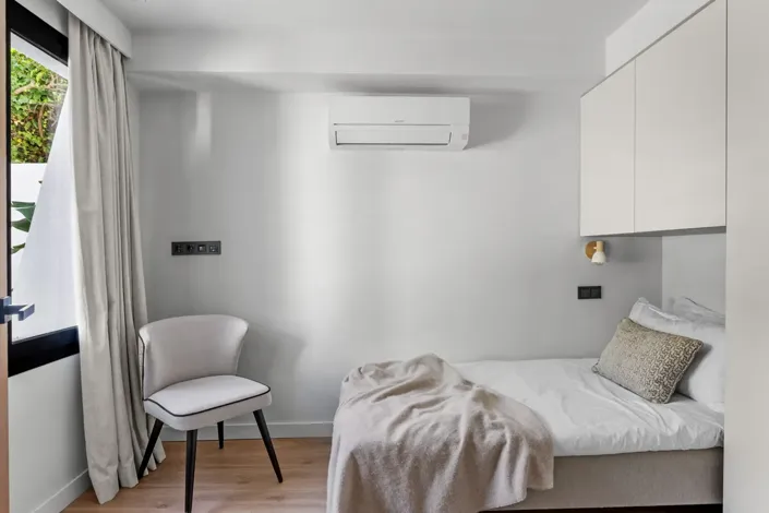 Image No.13-4 Bed Property for sale