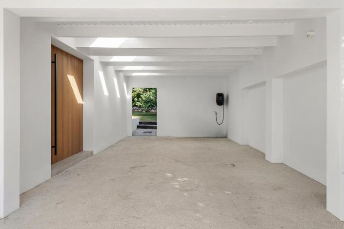 Image No.6-4 Bed Property for sale