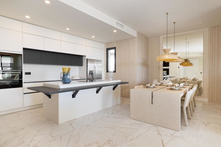 Image No.3-4 Bed Property for sale