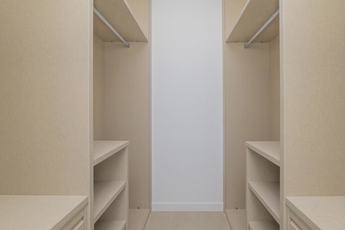 Image No.25-3 Bed Property for sale