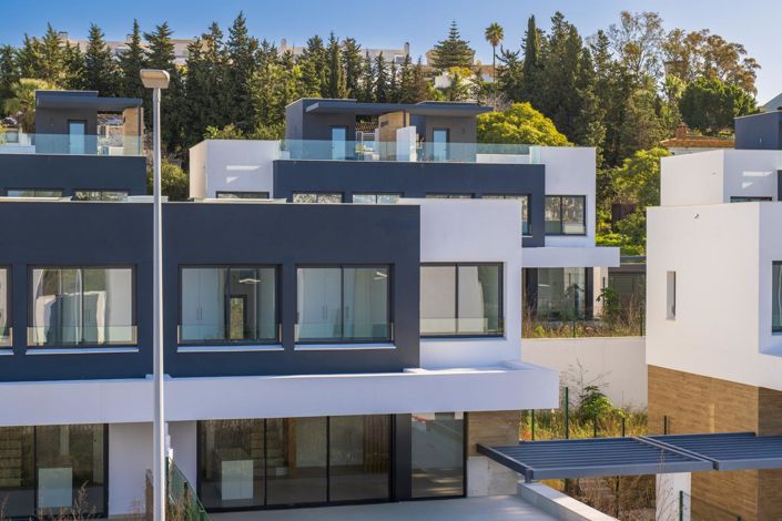 Image No.3-3 Bed Property for sale