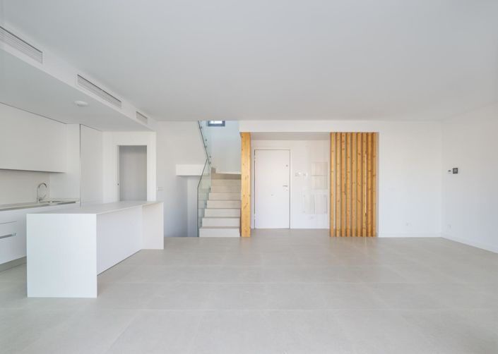 Image No.36-3 Bed Property for sale