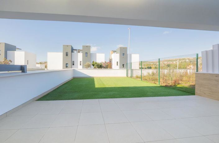 Image No.37-3 Bed Property for sale