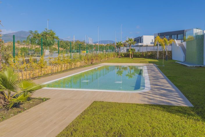 Image No.8-3 Bed Property for sale