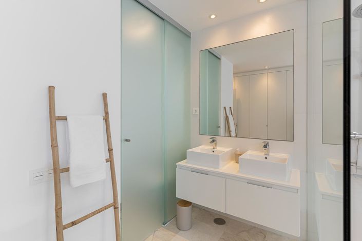 Image No.21-3 Bed Property for sale