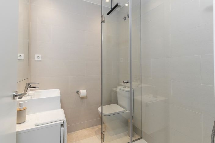 Image No.24-3 Bed Property for sale