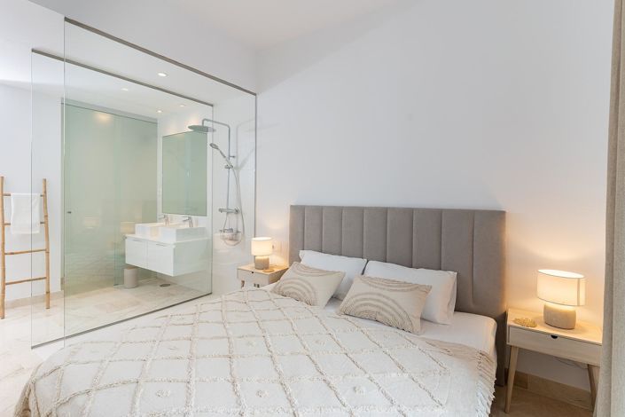 Image No.28-3 Bed Property for sale