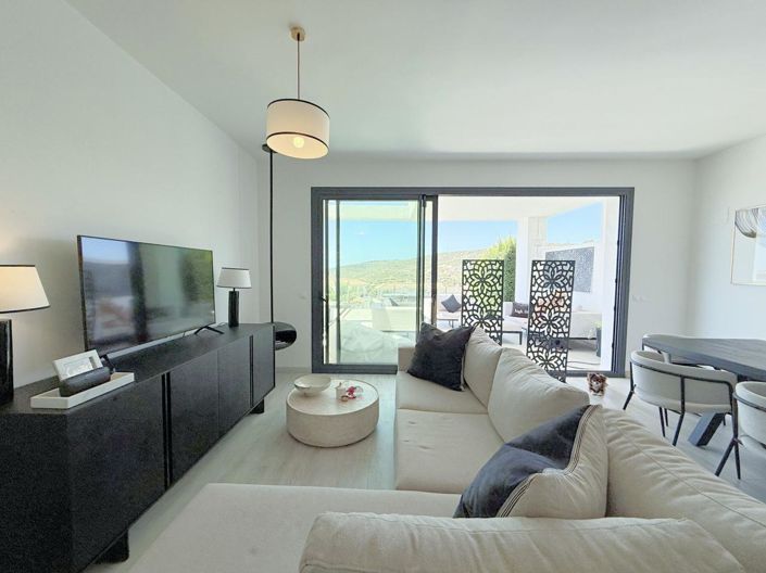 Image No.12-3 Bed Property for sale