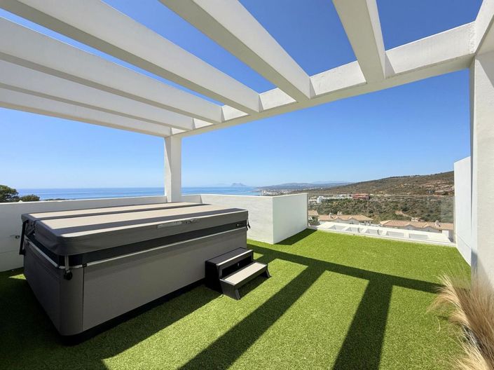 Image No.28-3 Bed Property for sale