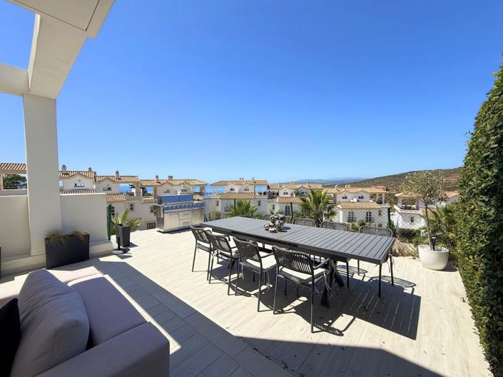 Image No.32-3 Bed Property for sale