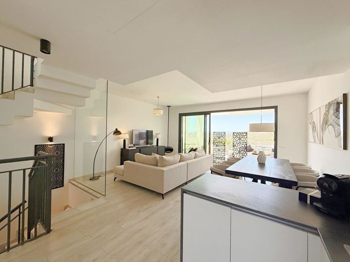 Image No.37-3 Bed Property for sale