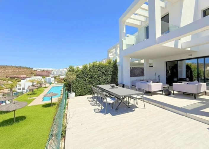 Image No.39-3 Bed Property for sale