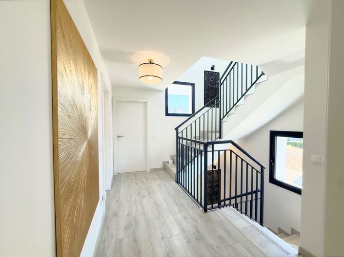 Image No.7-3 Bed Property for sale