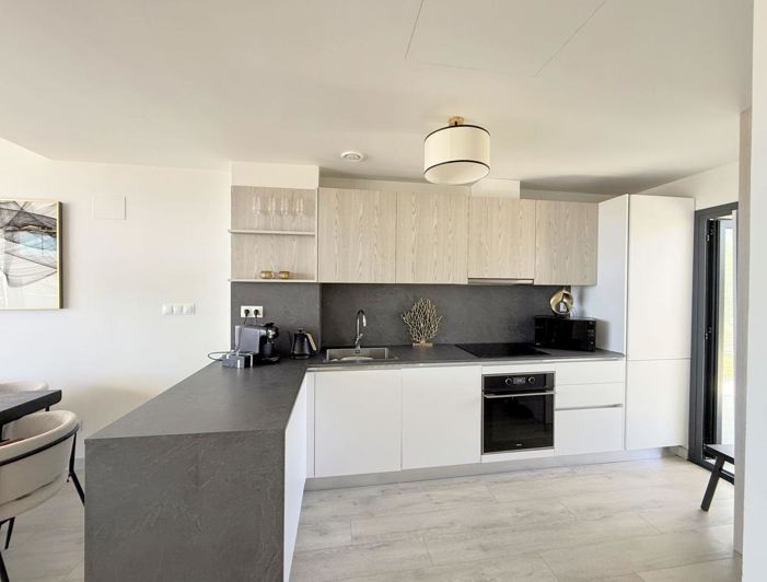 Image No.9-3 Bed Property for sale