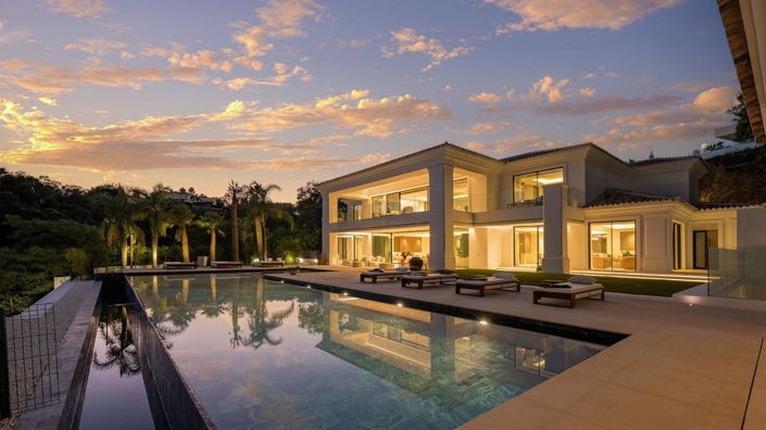 Image No.29-7 Bed Property for sale