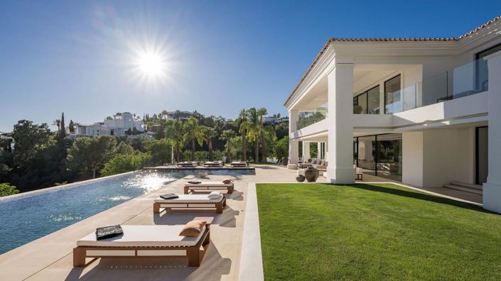 Image No.31-7 Bed Property for sale