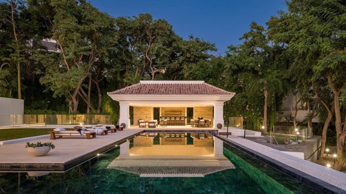 Image No.35-7 Bed Property for sale