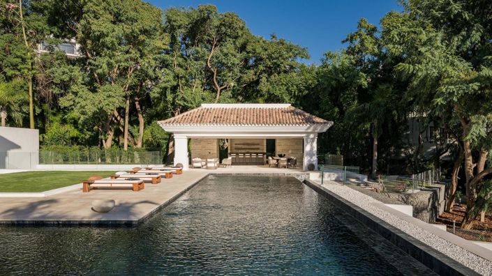 Image No.38-7 Bed Property for sale