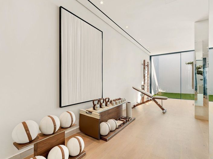 Image No.4-7 Bed Property for sale