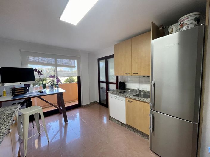 Image No.11-2 Bed Property for sale