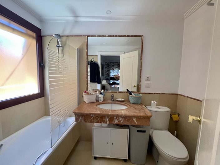 Image No.16-2 Bed Property for sale