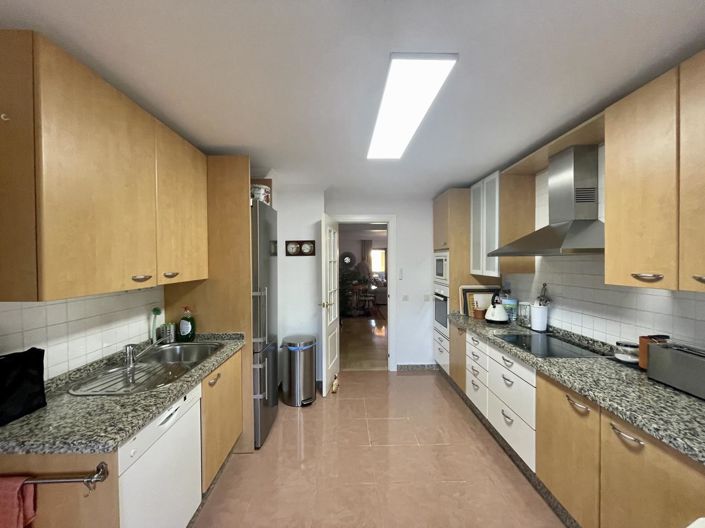 Image No.9-2 Bed Property for sale