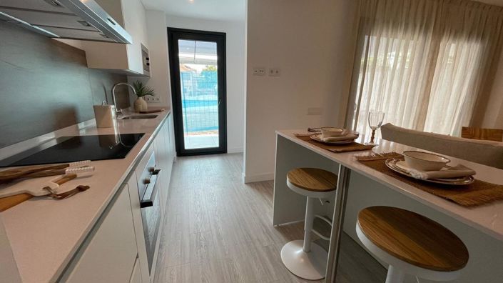 Image No.3-3 Bed Property for sale