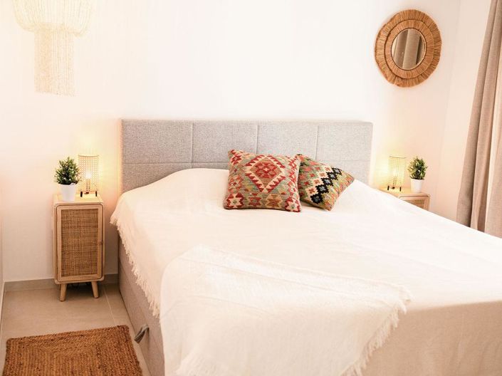 Image No.3-3 Bed Property for sale