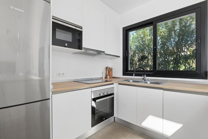 Image No.14-3 Bed Property for sale