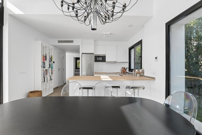 Image No.16-3 Bed Property for sale