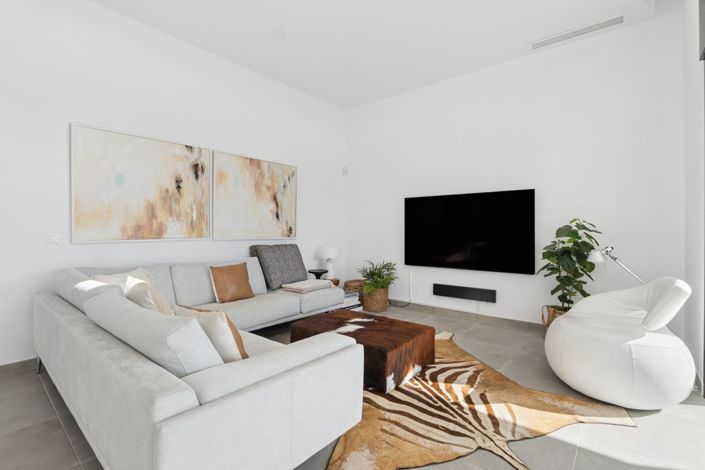 Image No.19-3 Bed Property for sale