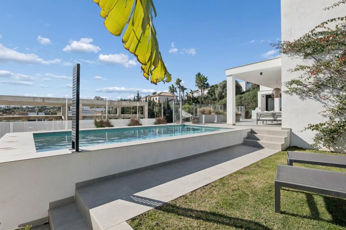 Image No.36-3 Bed Property for sale