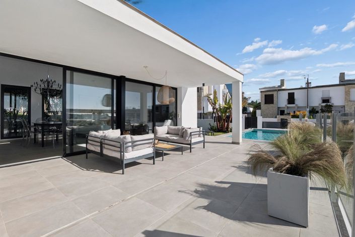 Image No.39-3 Bed Property for sale