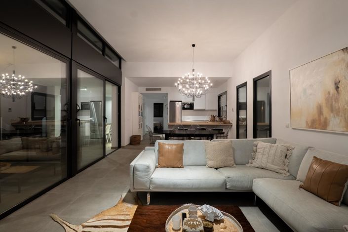 Image No.6-3 Bed Property for sale