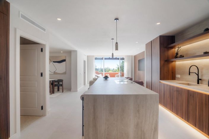 Image No.29-4 Bed Property for sale