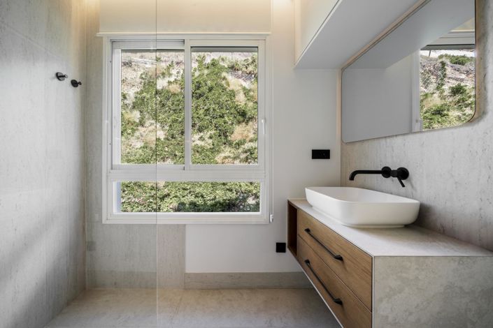 Image No.18-3 Bed Property for sale