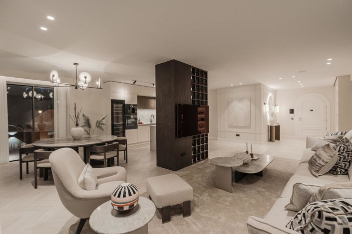 Image No.10-4 Bed Property for sale