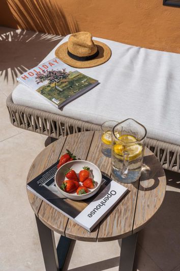 Image No.32-4 Bed Property for sale