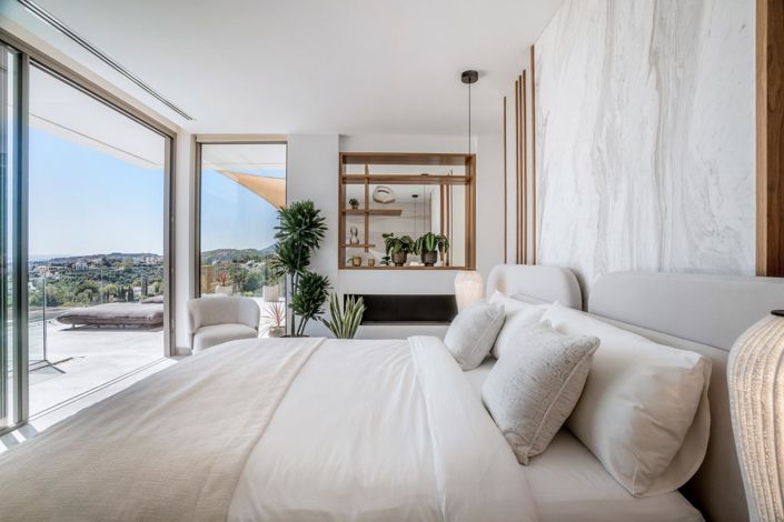 Image No.32-6 Bed Property for sale