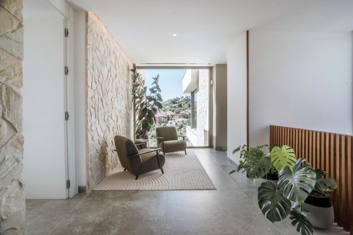 Image No.36-6 Bed Property for sale