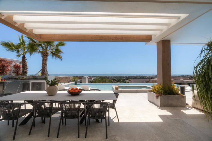 Image No.40-6 Bed Property for sale