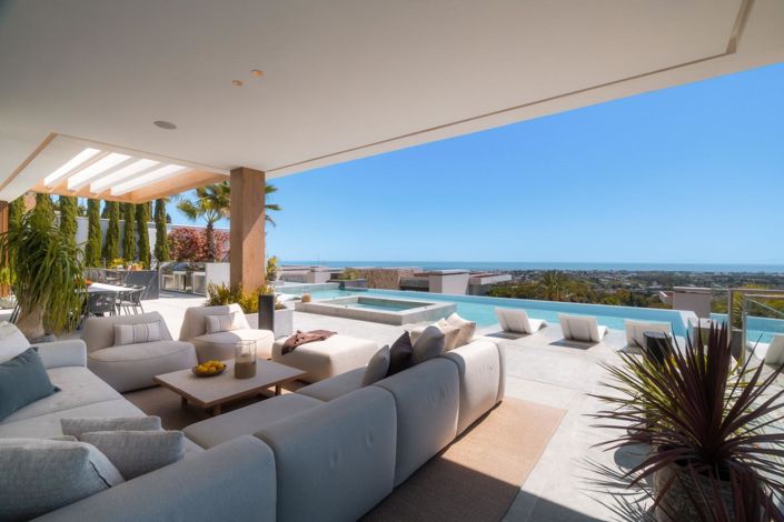 Image No.42-6 Bed Property for sale