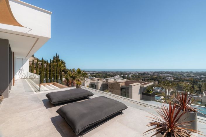 Image No.45-6 Bed Property for sale