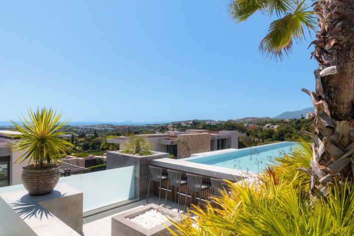 Image No.47-6 Bed Property for sale