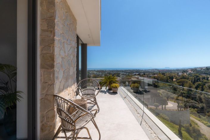 Image No.48-6 Bed Property for sale