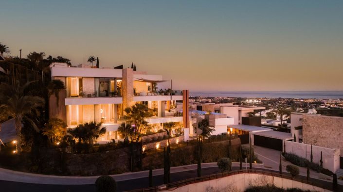 Image No.53-6 Bed Property for sale