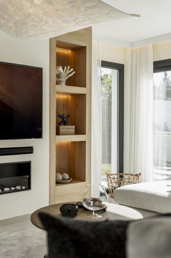 Image No.18-5 Bed Property for sale