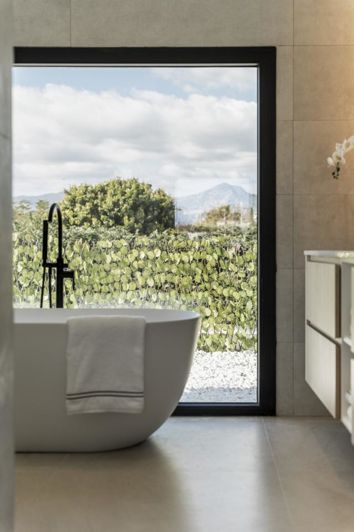 Image No.21-5 Bed Property for sale