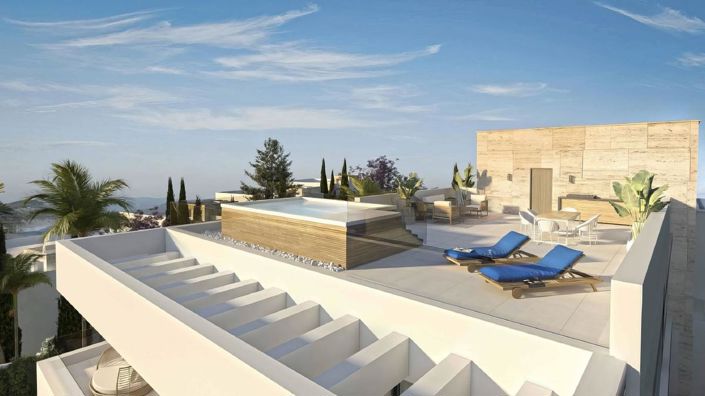 Image No.8-5 Bed Property for sale